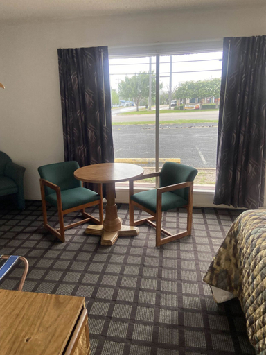 Others 5, Sundown Inn, Burnet
