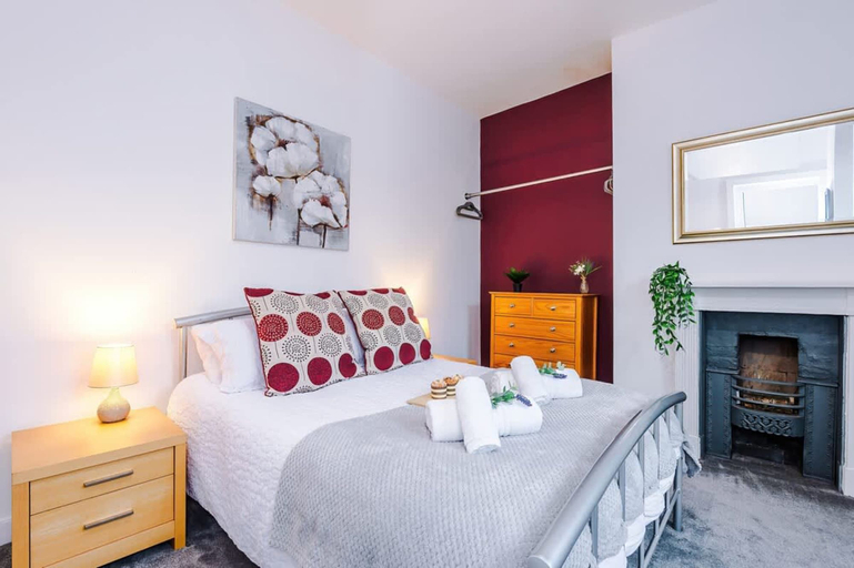 Room 2, Charming Home Perfectly Located in Chester, Cheshire West and Chester