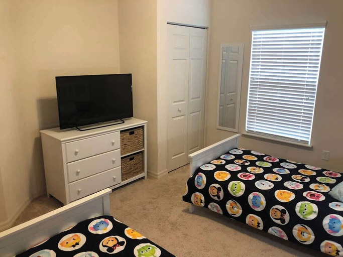 Room 3, Comfortable 3BR Townhome Near Parks, Great Value, Osceola