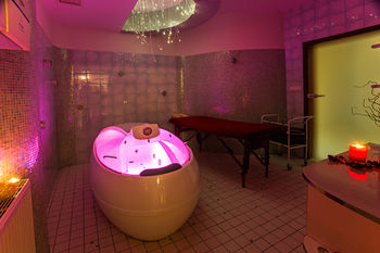 Treatment Room 4, Novum, Kraków City