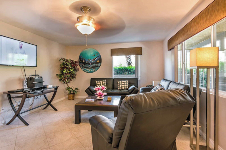 Interior, @marbella Lane-hidden Oasis 2BR Condo w/ Pools/gym, Riverside