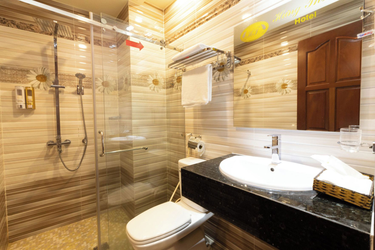 Bathroom 5, Hung Thanh Airport Hotel, Tân Bình
