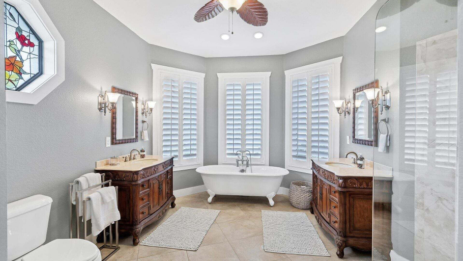 Bathroom 4, Rvc1435, Charlotte