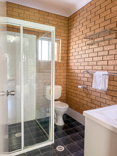 Bathroom 3, Yamba Motor Inn, Clarence Valley- Coast