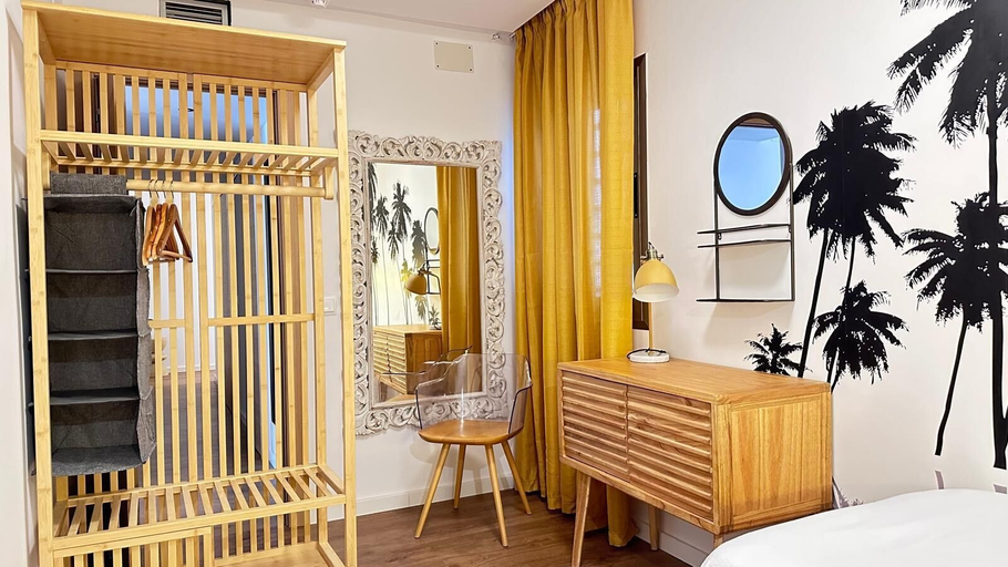 Bedroom 4, Poniente Playa Aparthotel, Baleares