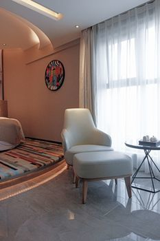 Others 4, Your Moving Hotel, Chengdu