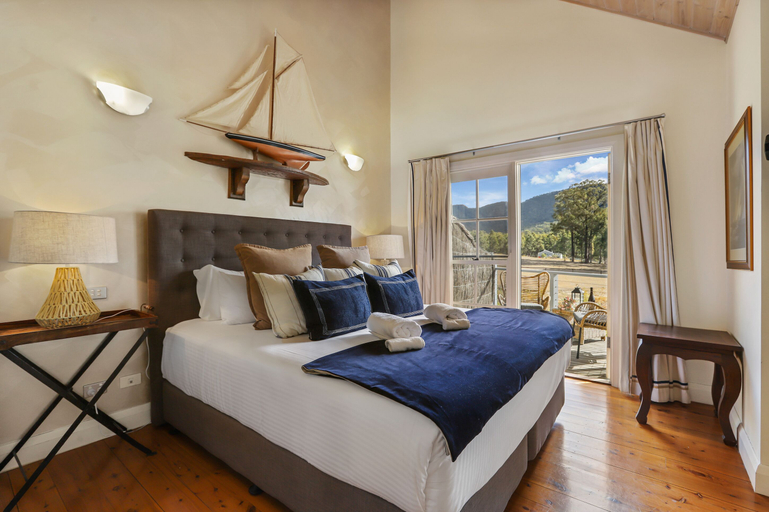 Bedroom 2, Brokenback Views Country Estate, Cessnock