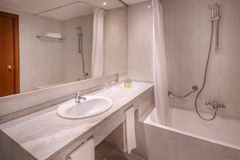 Bathroom 5, Hotel Ciudad de Castelldefels, Barcelona