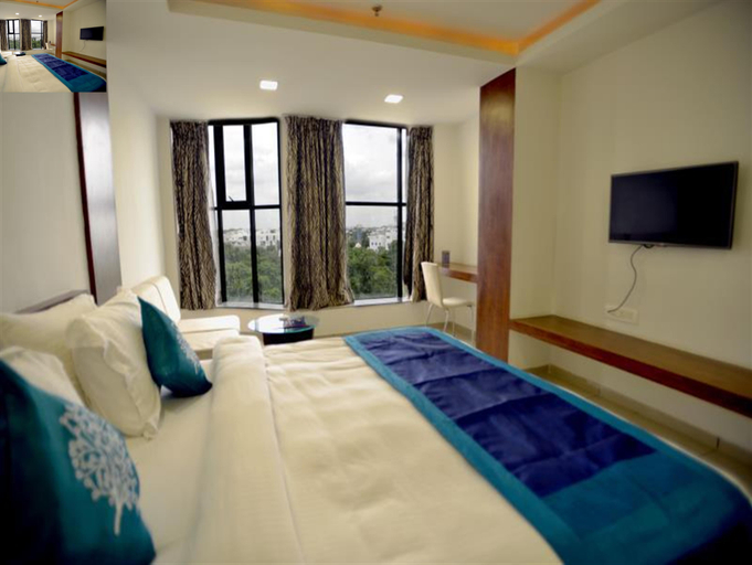 Bedroom 3, Shagun Hotel, Vadodara