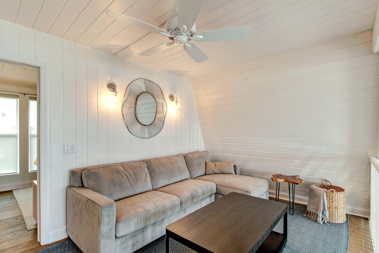 Interior 5, 1896 S Fletcher Ave, Nassau