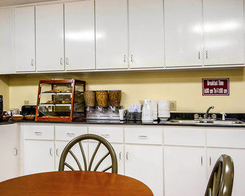 Food & Drinks 3, Motel 6 Prattville, AL, Autauga