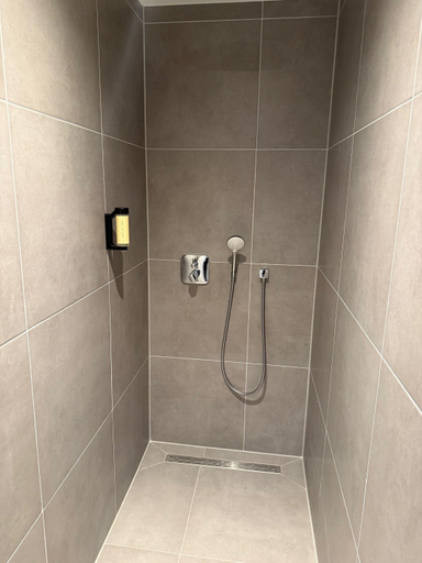 Bathroom 3, Hotel Kaiserhof Bitterfeld, Anhalt-Bitterfeld