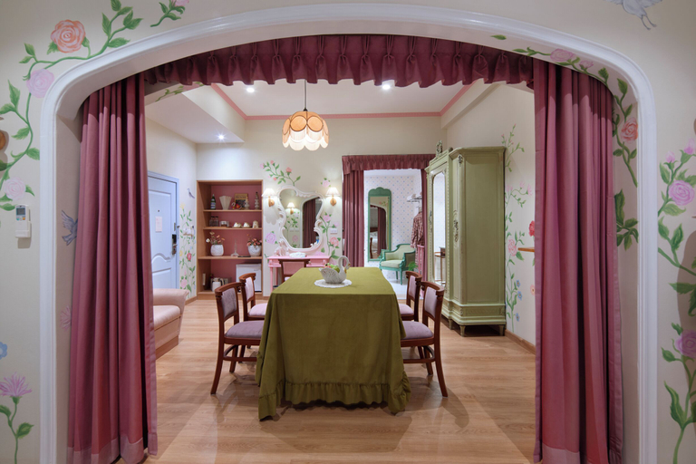 Food & Drinks, Kitsch Hotel, Ratchathewi
