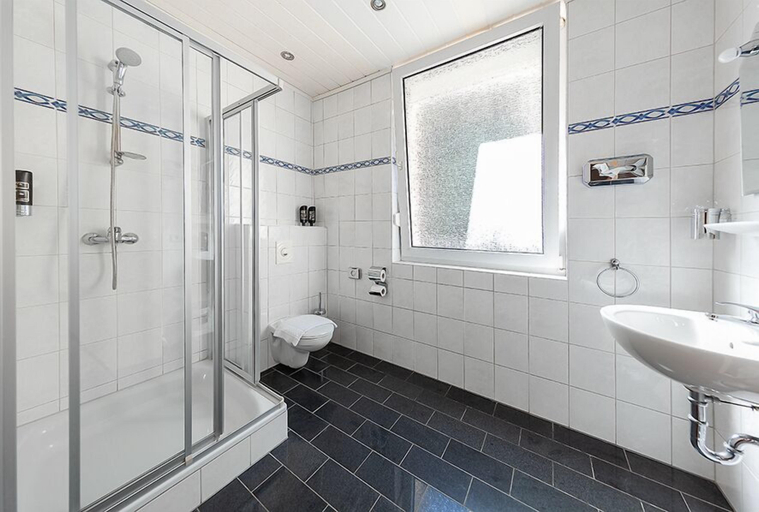 Bathroom, Hotel Avalon, Kaiserslautern