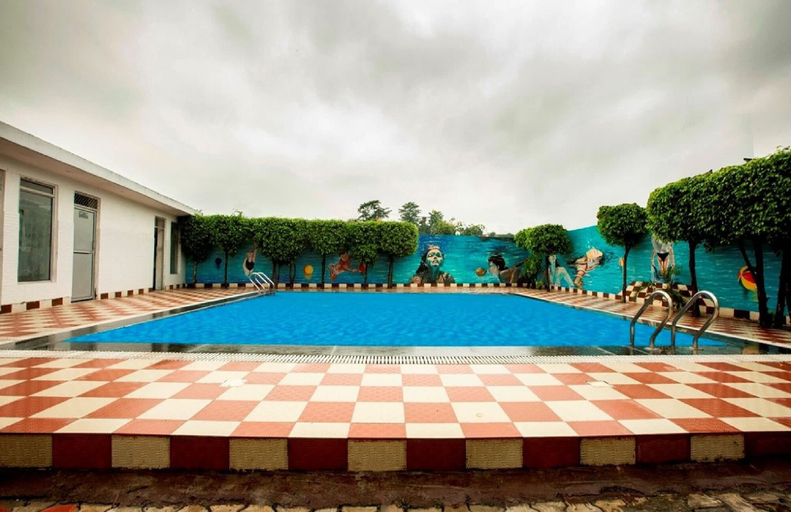 Sport & Beauty 5, Hotel Paragon Suites, Delhi
