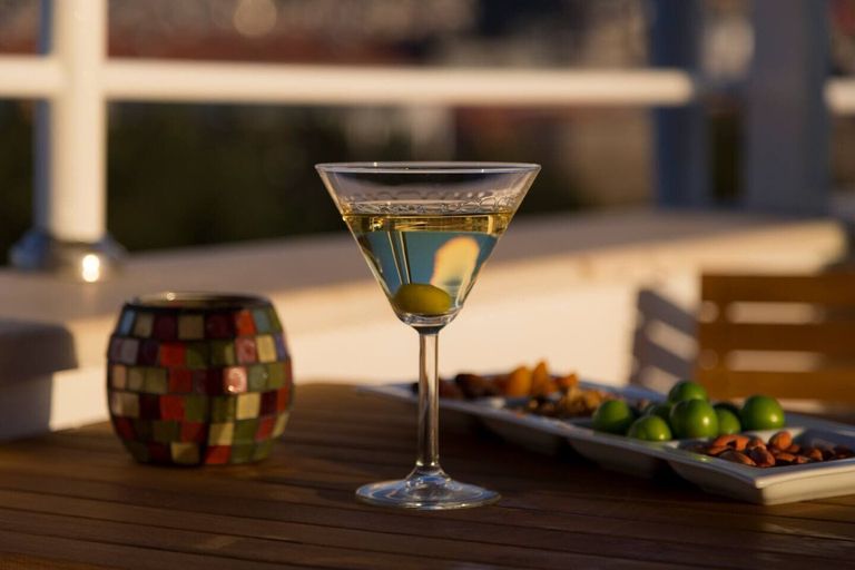Food & Drinks, Maxxmarine hotel, Konak