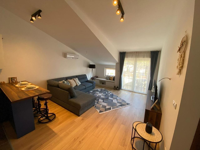 Living area 3, Stylish One Bedroom Retreat Budva