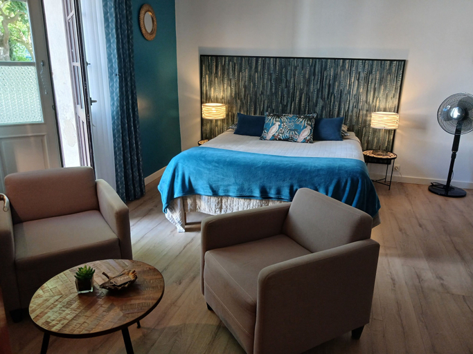 Room 2, Les Tulipiers, centre ville, parking sécurisé, Sarthe