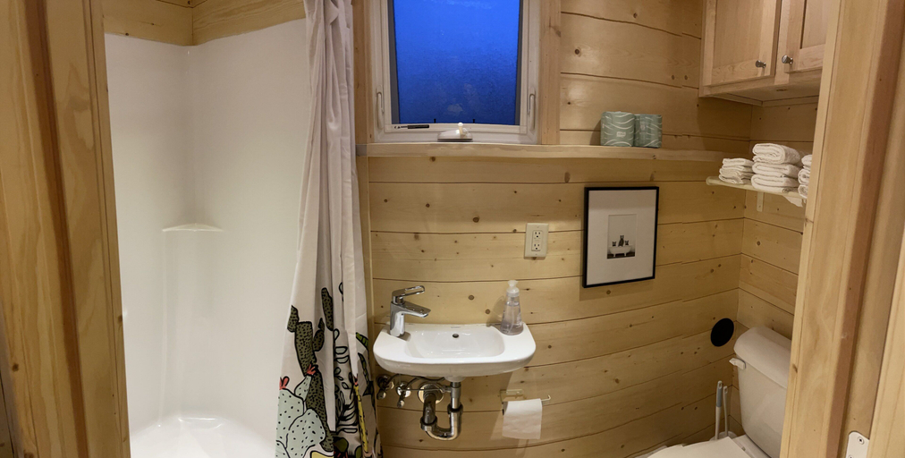 Bathroom 3, BV Overlook Camp & Lodging, Chaffee