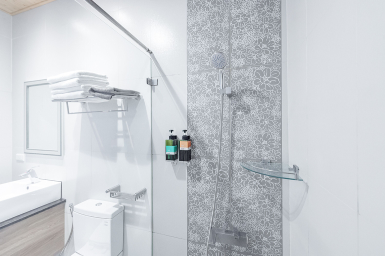 Bathroom 4, Oceanic Pearl Resort, Pingtung