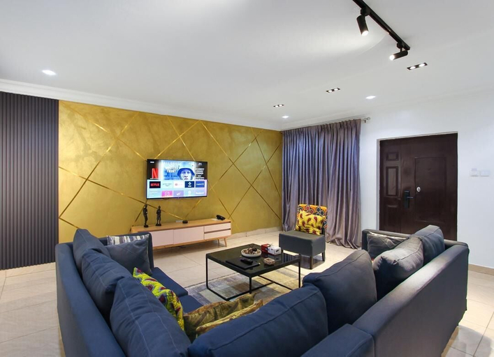 Living area 5, Scottsville by CheckersBNB, AbujaMun