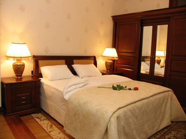 Guest Room, Ayf Palace, Baku