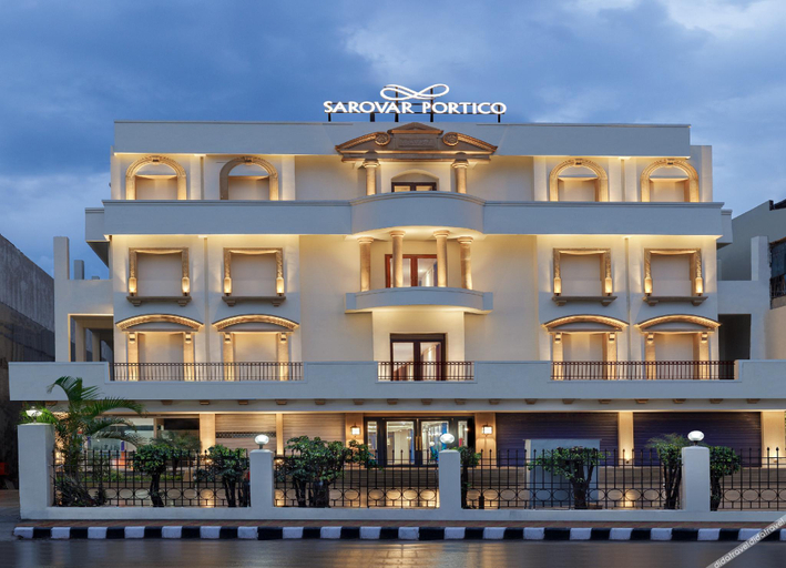 Exterior & Views