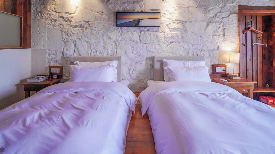 Room 4, Aurora Rock Villa Resort, Taizhou