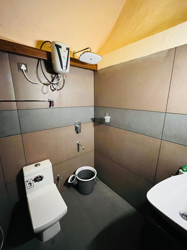 Bathroom, Estella, Krishnagiri