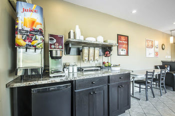 Breakfast Area 3, Courtyard Inn Vernon, North Okanagan