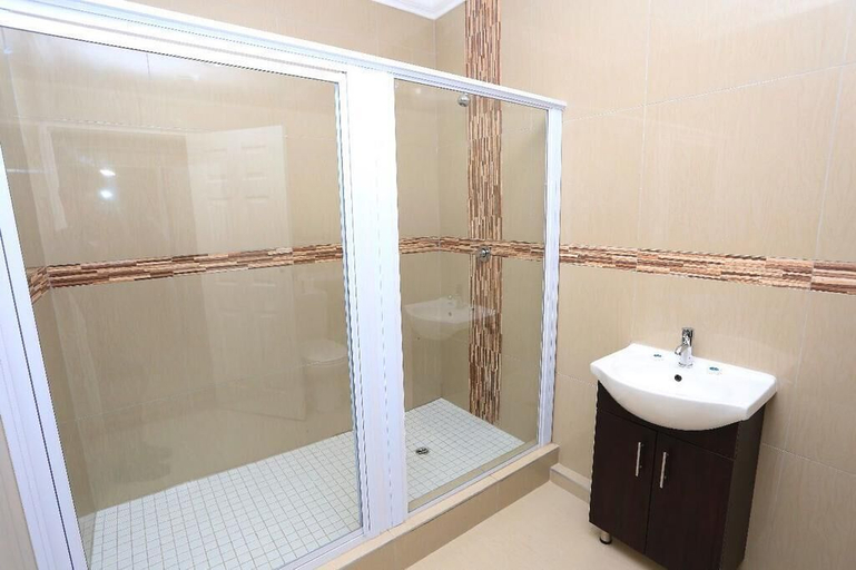Bathroom 4, Bayside Lodge 108, eThekwini