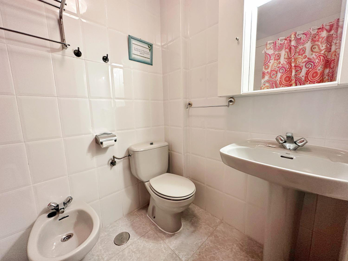 Bathroom 3, Apartamentos La Arena, Cantabria