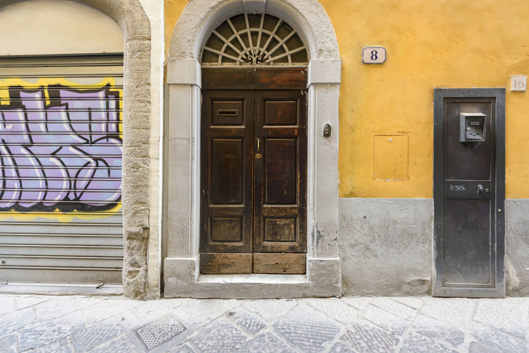 Others 4, Madame Betta by Mmega, Florence