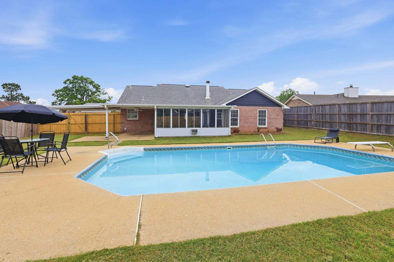 Pool 4, Private Pool Quiet Retreat Games 3 Bedroom Home, Autauga