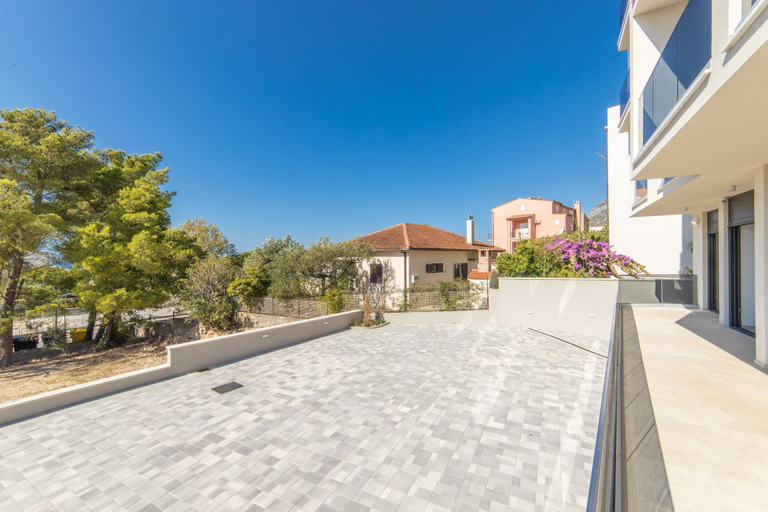 Room 2, Altiora Prestige Residence 102, Gradac