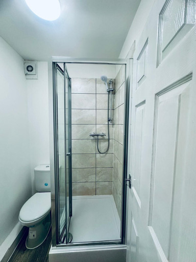 Bathroom 2, Melrose Abbey Guest House, Sefton