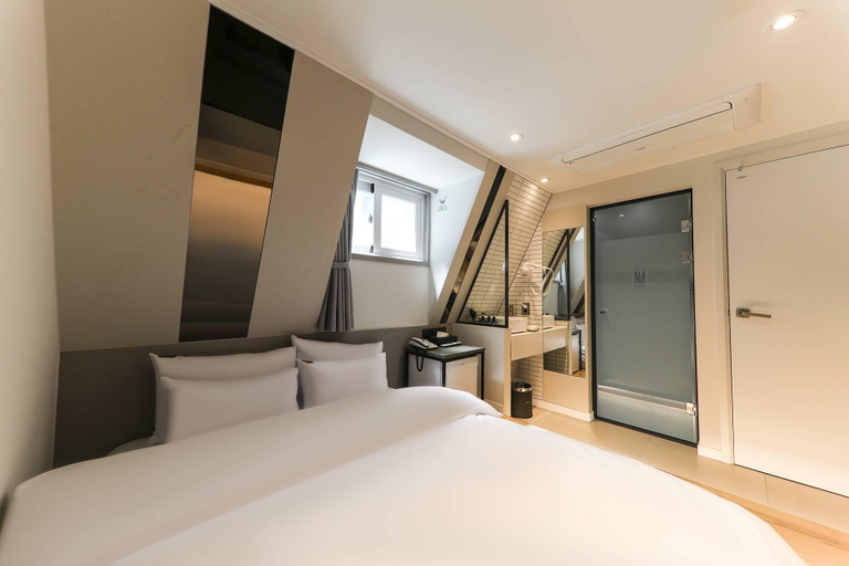 Bedroom 4, Shinchon Narang, Seodaemun