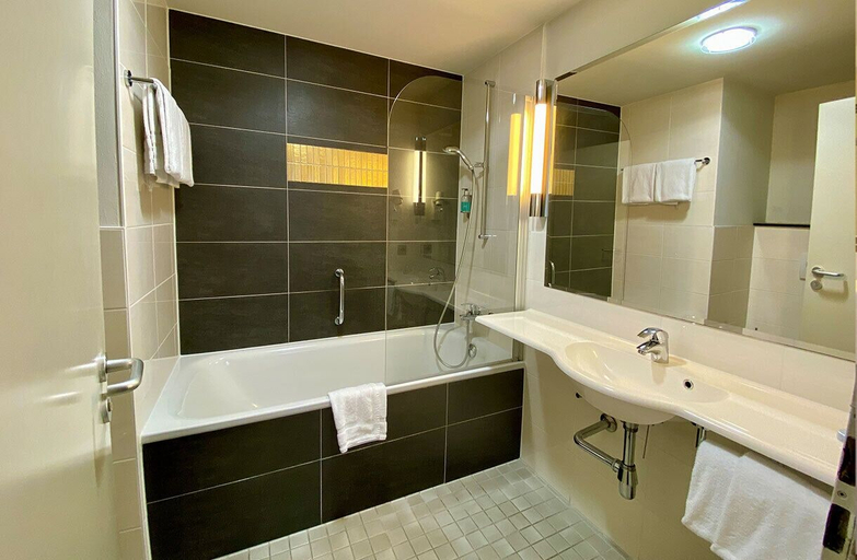 Bathroom 5, Prinzhotel Rothenburg, Ansbach