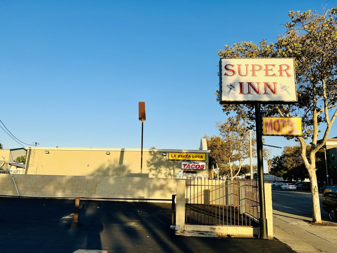 Others 4, Super Inn, Los Angeles