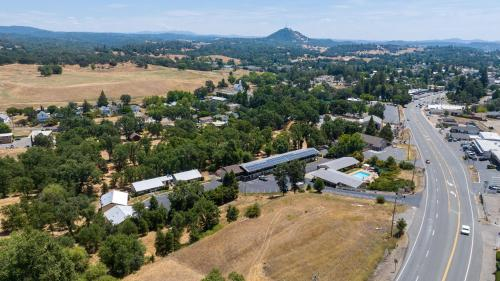 Others 3, The Jackson Lodge, Amador
