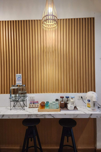 Food & Drinks 5, ORA Hostel Bangkok, Phaya Thai