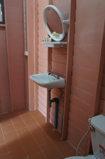 Bathroom 4, Aura Park Resort, Ban Pong