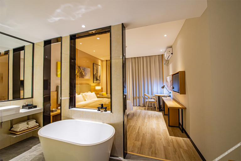Bathroom 3, POLTTON INTERNATIONAL SERVER APARTMENT, Laibin