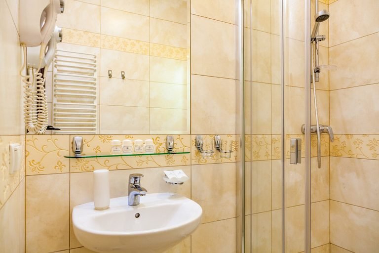 Bathroom 4, Hotel Robert's Port, Mrągowo