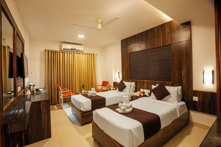 Room 5, Hotel Laals Inn Grand, Ernakulam
