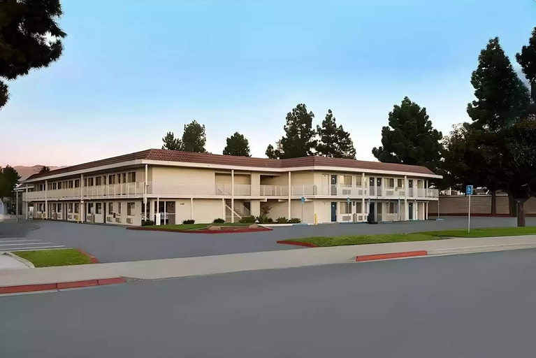 Exterior & Views 2, Super 8 By Wyndham San Jose, Santa Clara