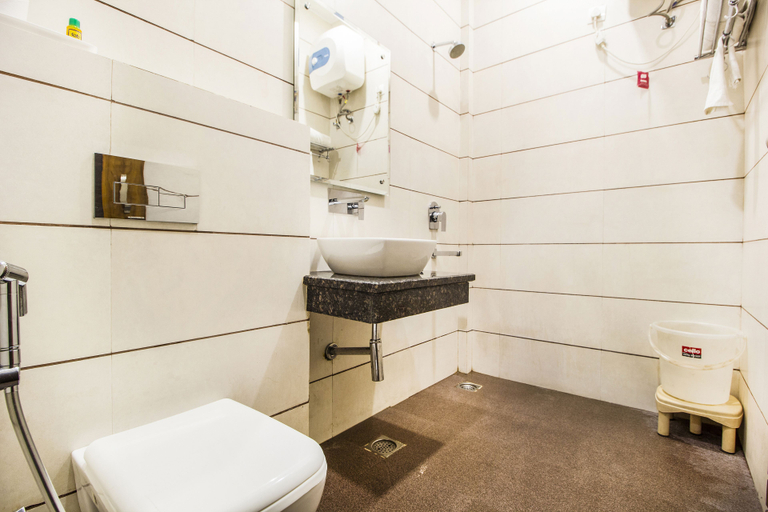 Bathroom 4, Fabhotel Kk Continental, Amritsar