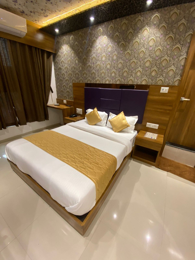 Bedroom 5, HOTEL BKC CROWN - NEAR TRADE CENTRE, Mumbai Suburban