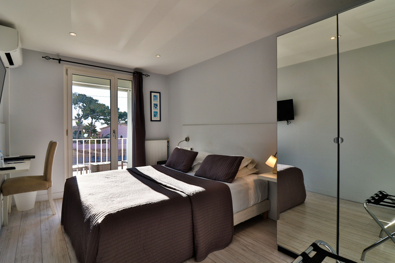 Bedroom 4, La Tuilière, Bouches-du-Rhône
