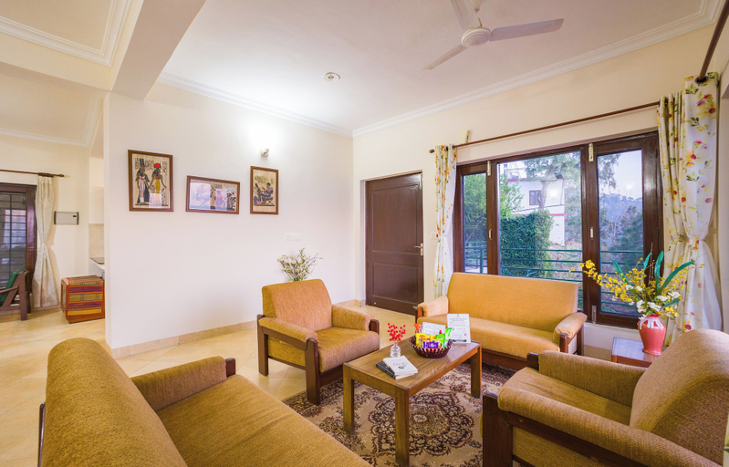 Living area 2, Alaya Stays Pine View Cottage - 3 BHK, Solan